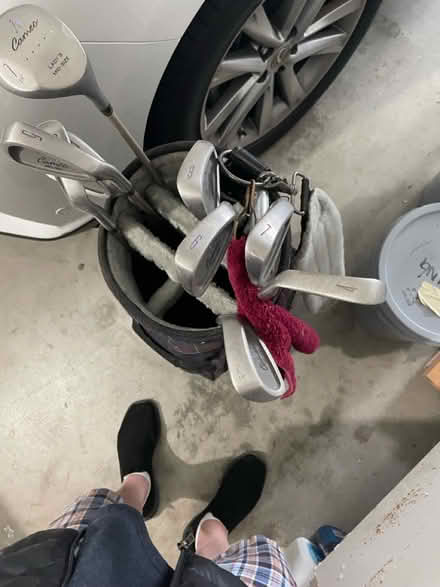 Photo of free Woman’s golf clubs (Cr. Valley & golden lantern) #1