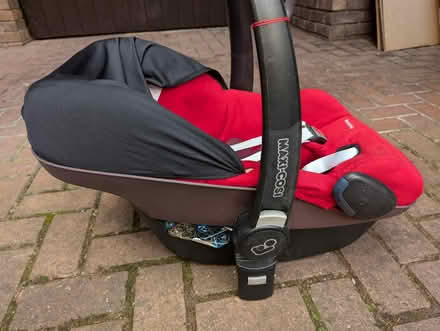 Photo of free Maxi Cosi pebble baby car seat (TW1 Twickenham) #4