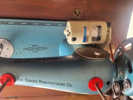 Photo of free Antique singer sewing machine (Crystal Palace) #2
