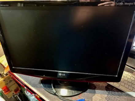 Photo of free lg 22" tv (Deepcar S36) #1