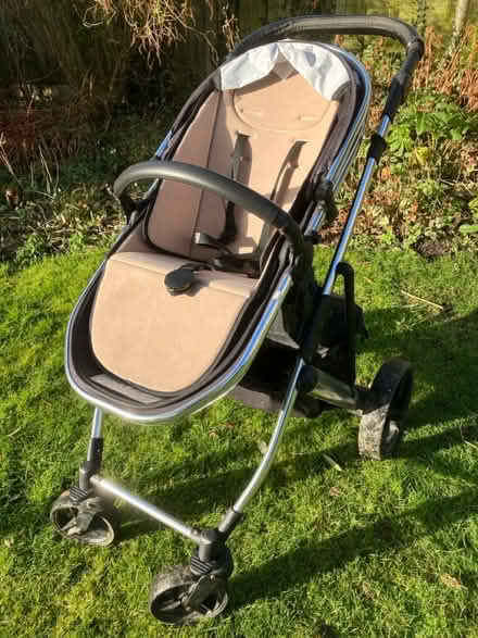 Photo of free Pushchair (HP27 Lacey Green) #1