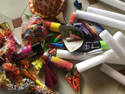 Photo of free Party Stuff including Light Up Tubes (BT8) #2