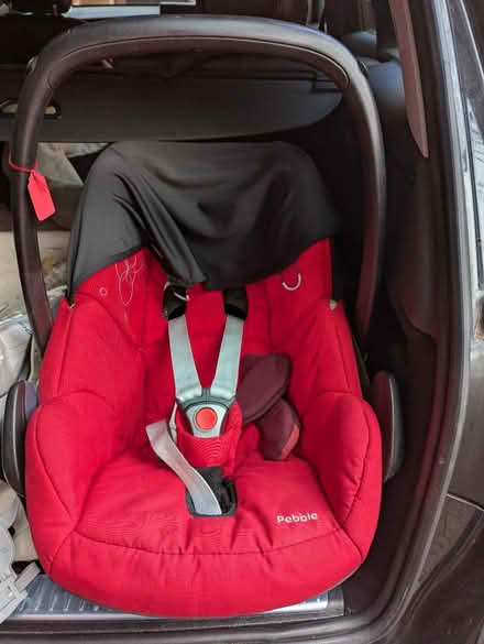 Photo of free Maxi Cosi pebble baby car seat (TW1 Twickenham) #1
