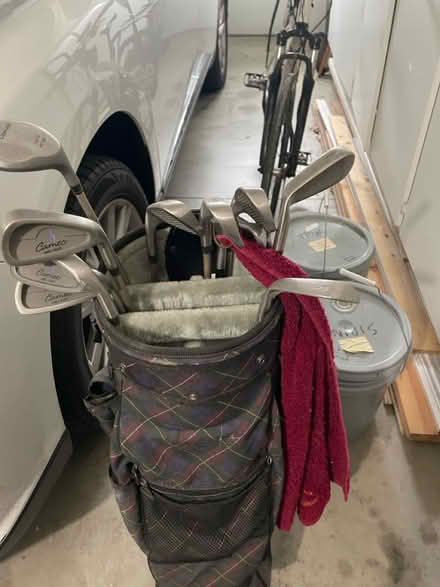 Photo of free Woman’s golf clubs (Cr. Valley & golden lantern) #2