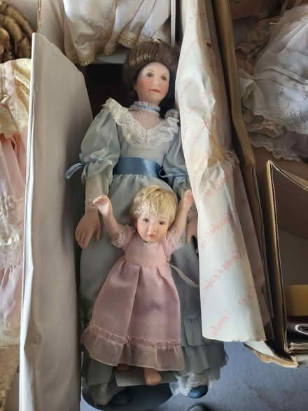 Photo of free Vintage Porcelain dolls (Crystal Palace) #1