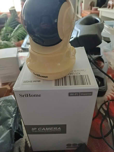 Photo of free SriHome indoor security camera (Hoddesdon EN11) #1