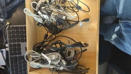Photo of free 3 dozen or so assorted USB cables (Bog Gate TW10) #1