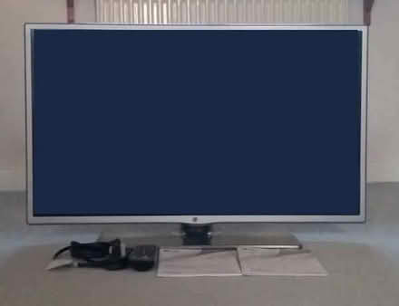 Photo of free 32" tv: lg 32lb580v (Woosehill RG41) #1
