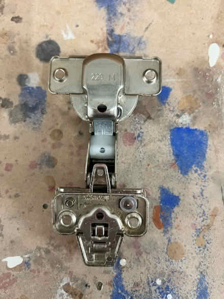 Photo of free Variety of Grass hinges (Knockholt TN14) #4