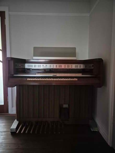 Photo of free Lowrey MX-1 Organ (Port Macquarie) #1