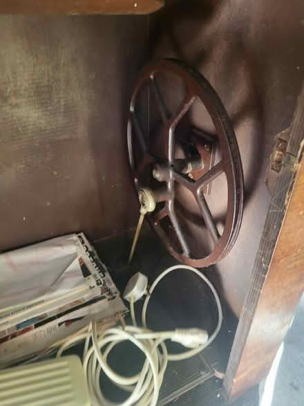 Photo of free Antique singer sewing machine (Crystal Palace) #4