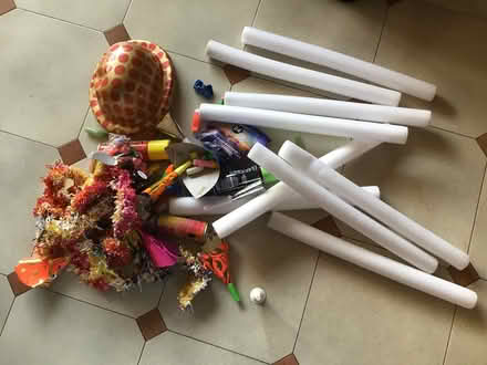 Photo of free Party Stuff including Light Up Tubes (BT8) #1