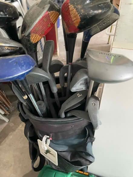 Photo of free miscellaneous men’s golf clubs (Cr. Valley & golden lantern) #3