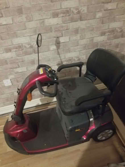 Photo of free Mobility scooter - not working (Broadfield BB5) #3
