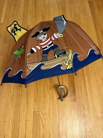 Photo of free 3 kid’s umbrellas (Lawrence Expwy & Monroe Street) #2