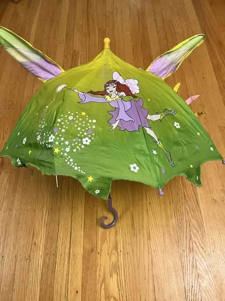 Photo of free 3 kid’s umbrellas (Lawrence Expwy & Monroe Street) #4