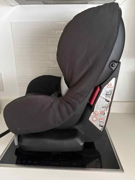 Photo of free Child’s car seat 9-18kg (Ringmer BN8) #2