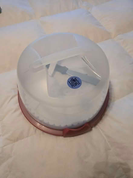 Photo of free Cake Carrier (Fletcher/Arden) #1