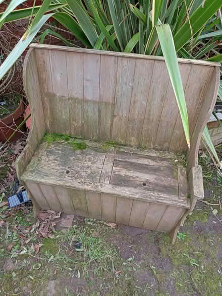 Photo of free Settle in need of TLC (YO25 (Fridaythorpe)) #1