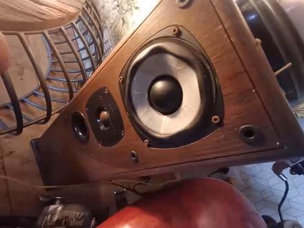 Photo of free British castle speakers (Orpington BR5) #1