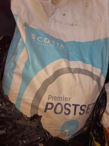 Photo of free 2 and half bags of concrete (Hemel Hempstead) #3