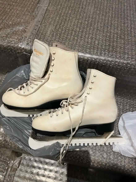 Photo of free Ladies figure skates size 10 (Old ottawa south) #1