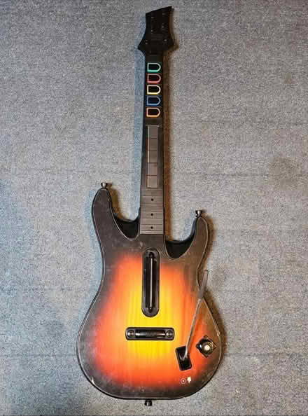 Photo of Guitar Hero Xbox 360 (Tilehurst RG31) #1