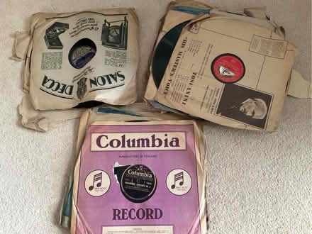 Photo of free 21 x 12” shellac discs (1930s & 1940’s) 78rpm (Eynsham OX29) #1
