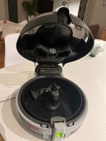 Photo of free Air fryer (Br2 Shortlands) #2