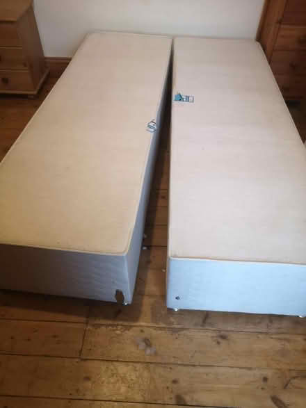 Photo of free Double (4 foot) divan bed with drawers (Temple Cowley OX4) #2