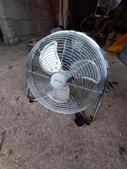Photo of free Metal static office fan (OX14) #2