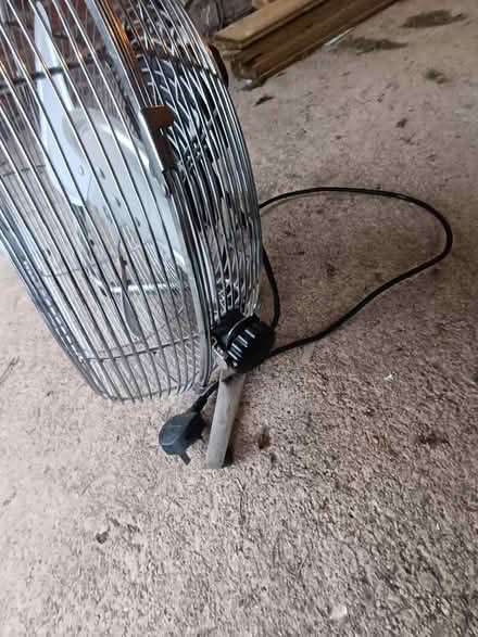 Photo of free Metal static office fan (OX14) #4