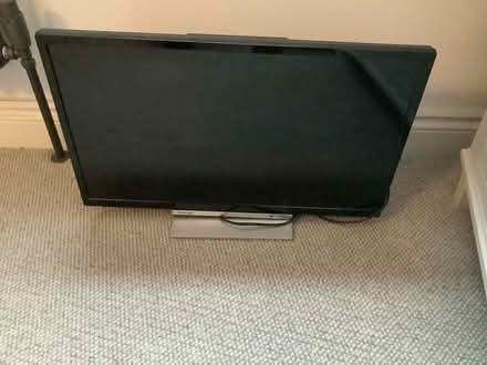 Photo of free 24inch Toshiba smart TV (Newington Green N1) #2