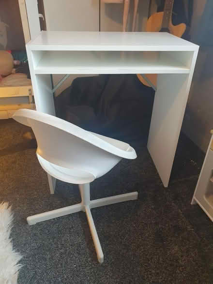 Photo of free Childrens desk and chair (UB5) #1