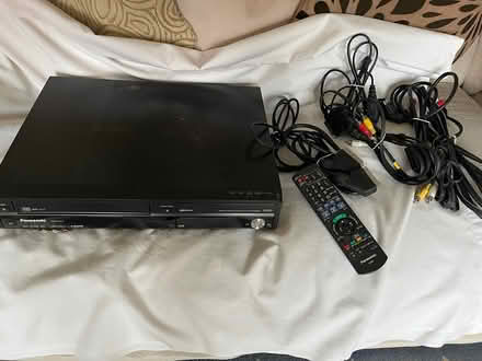 Photo of free VHS and DVD recorder with leads (Shirley, Croydon) #2