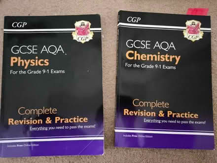 Photo of free Physics and chemistry GCSE text books (Cheam SM2) #1