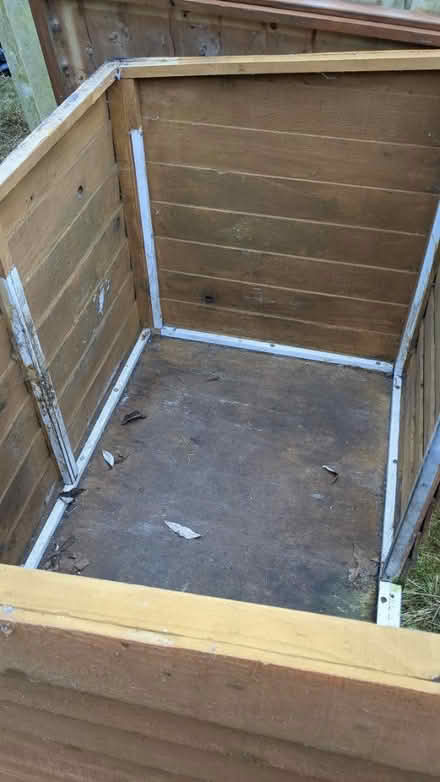 Photo of free Old kennel (WV12 5ls) #3