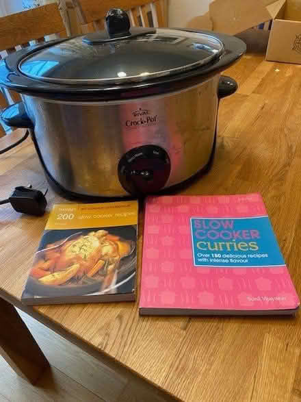 Photo of free Crock pot slow cooker. Large, working (Simonstone BB12) #1