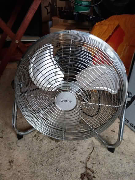 Photo of free Metal static office fan (OX14) #1