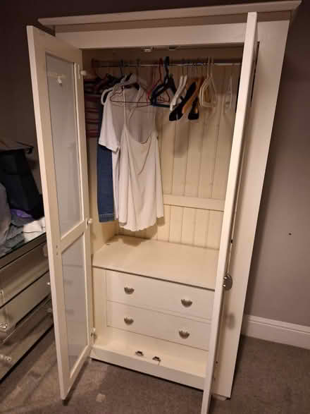 Photo of free Wardrobe with internal drawers (Caversham RG4) #2