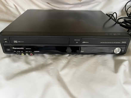 Photo of free VHS and DVD recorder with leads (Shirley, Croydon) #1