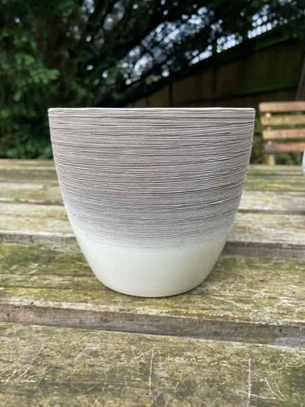 Photo of free Various indoor plant pots (Guildford GU1) #3