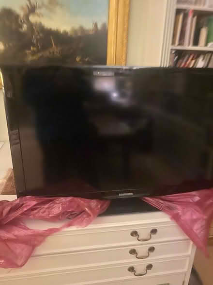 Photo of free 40” Samsung tv. (Malvern WR14) #1