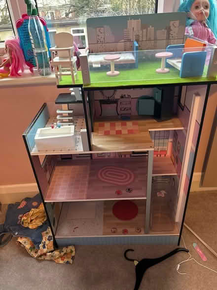 Photo of free lol dolls house (Enfield town) #1