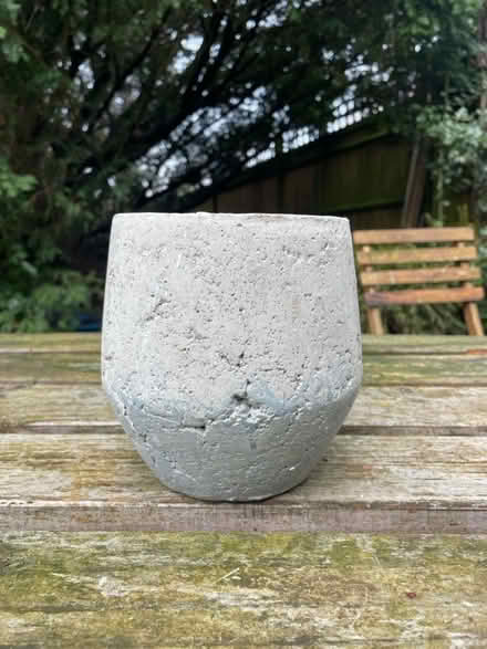 Photo of free Various indoor plant pots (Guildford GU1) #4