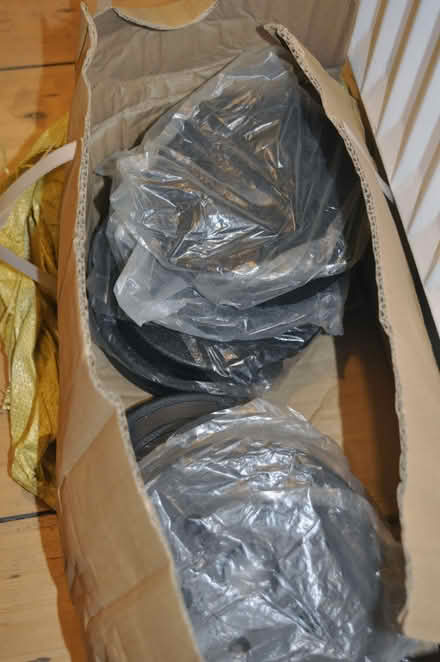 Photo of free 8 kg dumb bell set, brand new, with connecting rods (Tooting SW17) #2