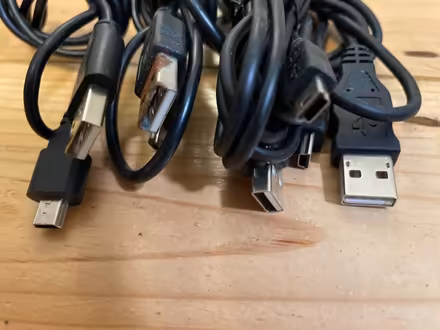 Photo of free Selection of computer cables (AL1) #2