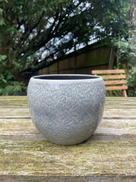 Photo of free Various indoor plant pots (Guildford GU1) #2