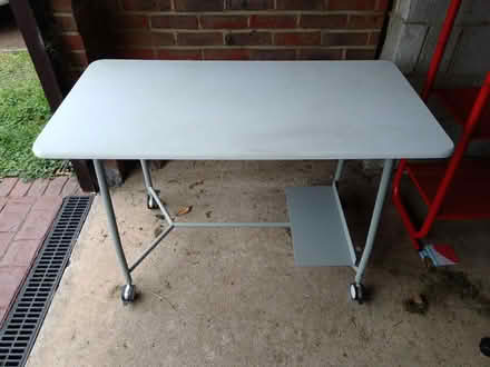 Photo of free Office computer desk with casters (OX14) #1