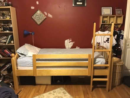 Photo of free twin bunkbed (Walnut Creek, Oak Grove area) #2